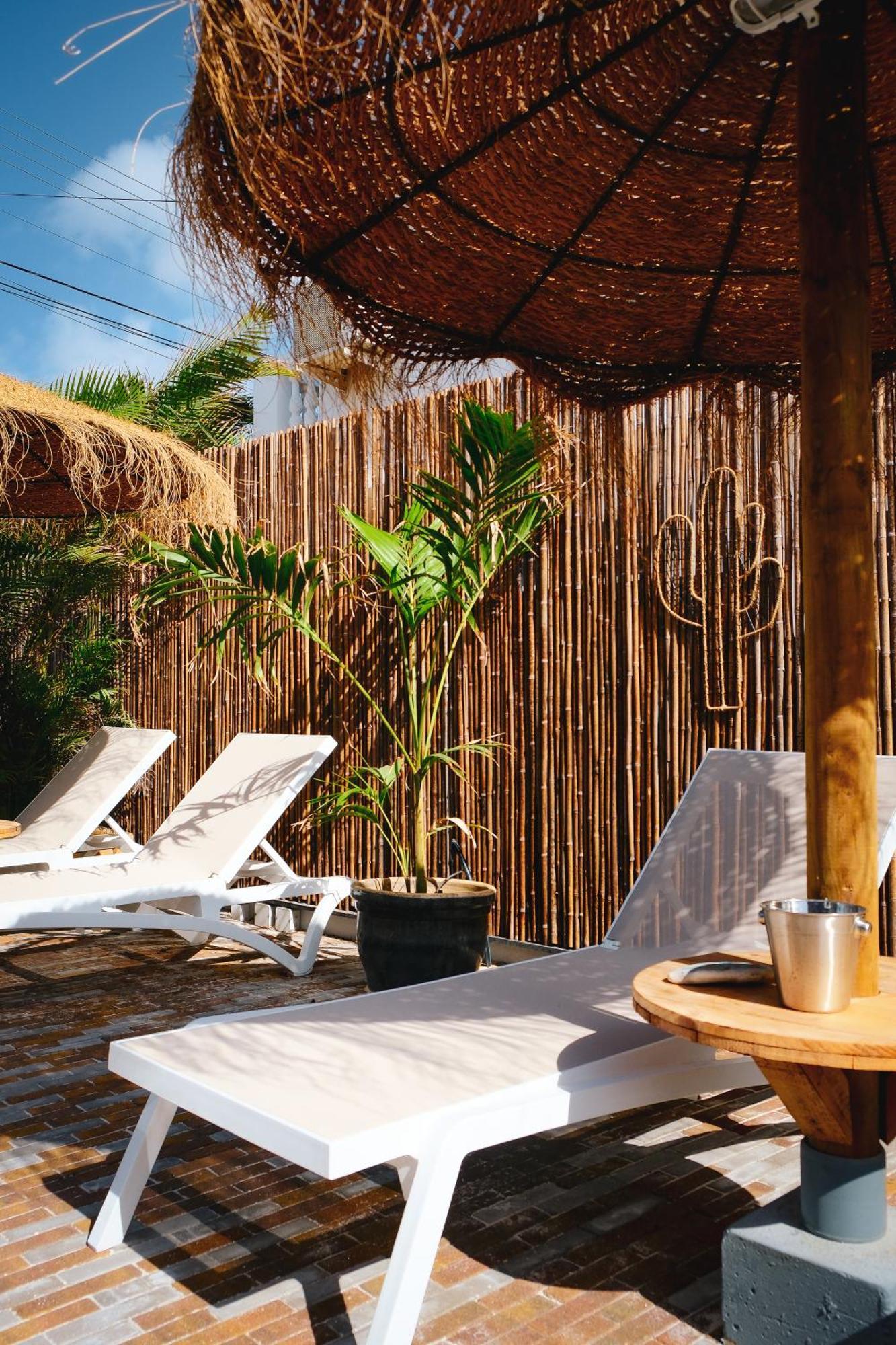 Tiki Blou - Mini Resort Centraal Gelegen Tussen Mambo Beach & Jan Thiel Willemstad Dış mekan fotoğraf